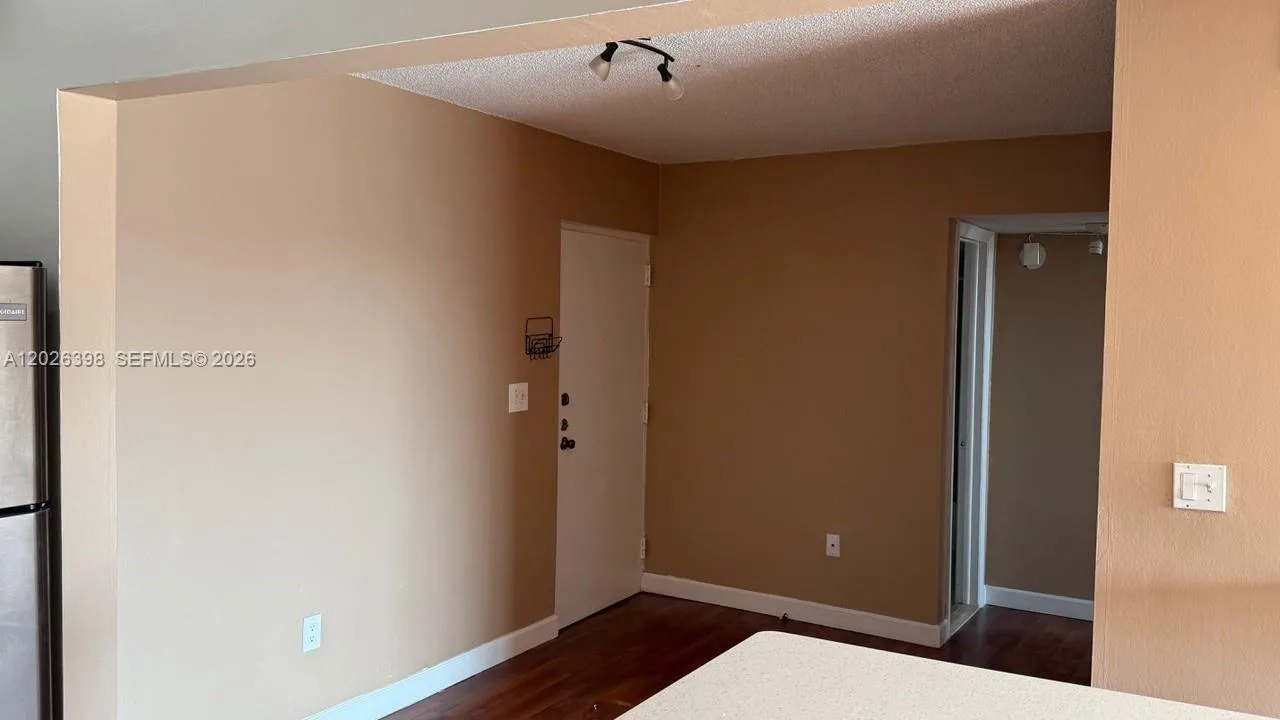 8950 NE 8th Ave # 405, Miami, FL 33138 photo 6