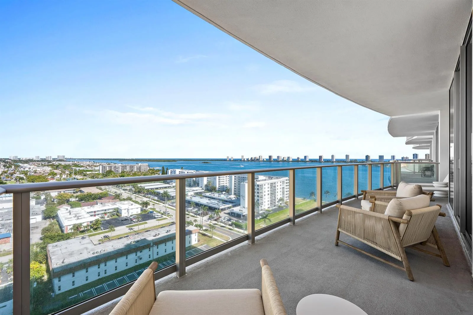 220 Lake Shore Drive # 1413, Lake Park, FL 33403