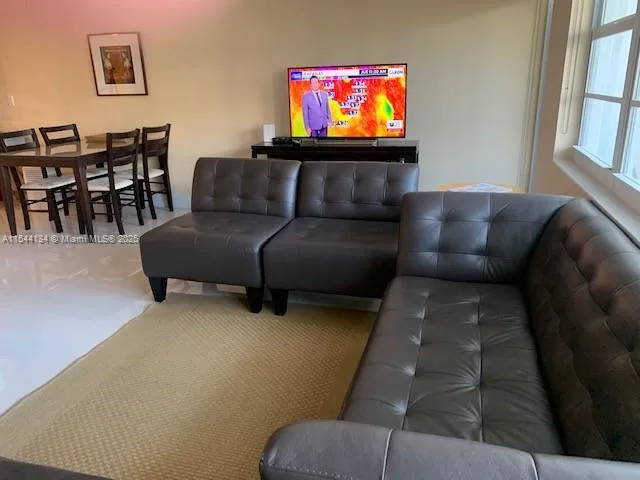 100 Lincoln Rd # 819, Miami Beach, FL 33139 photo 5