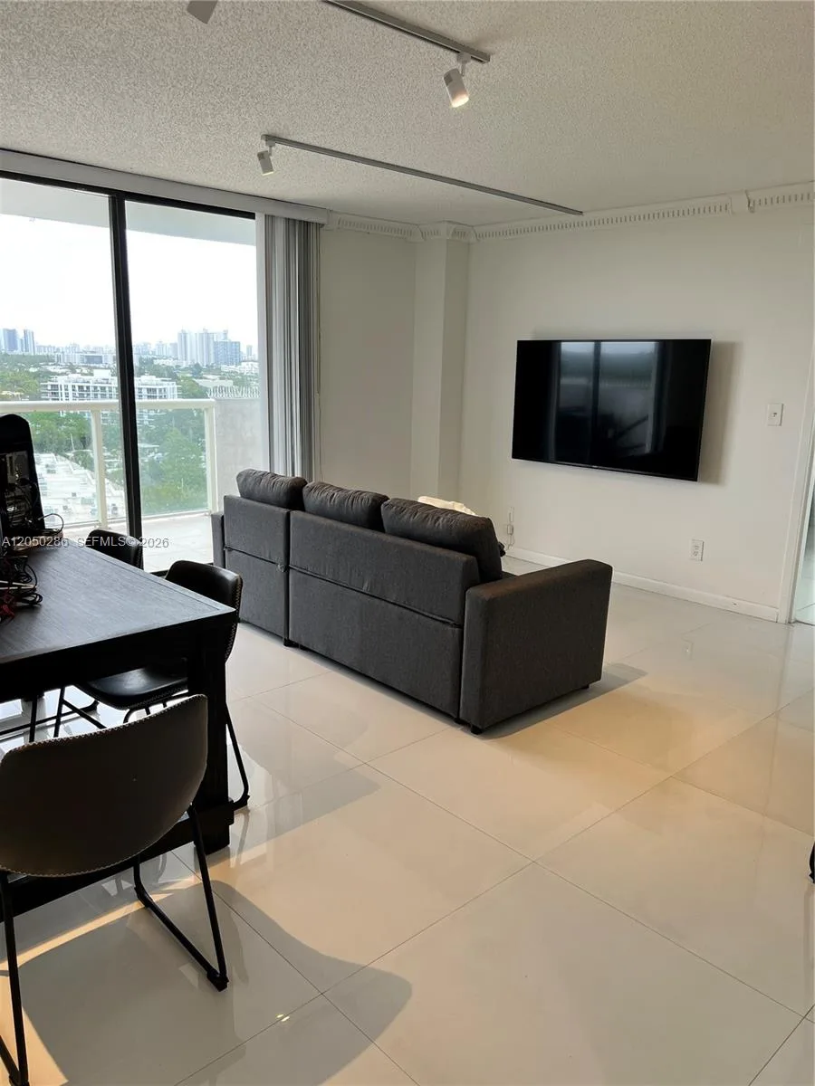 13499 Biscayne Blvd # 1407, North Miami, FL 33181 photo 8