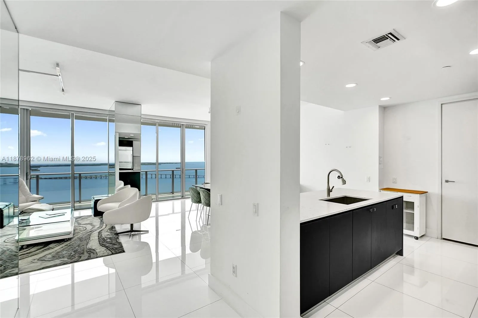 1300 Brickell Bay Dr # 3902, Miami, FL 33131 photo 6