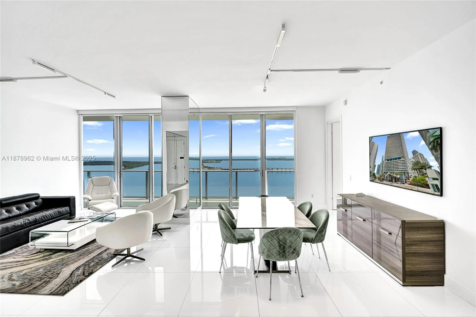 1300 Brickell Bay Dr # 3902, Miami, FL 33131 photo 8