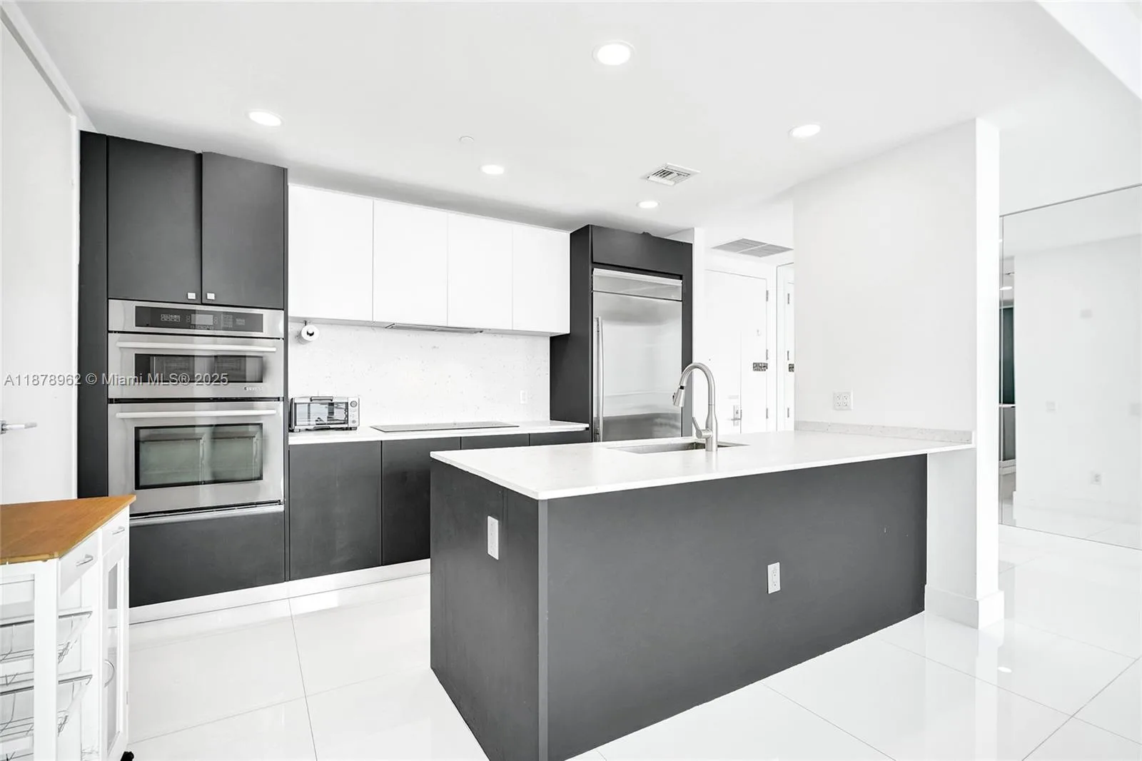 1300 Brickell Bay Dr # 3902, Miami, FL 33131 photo 9