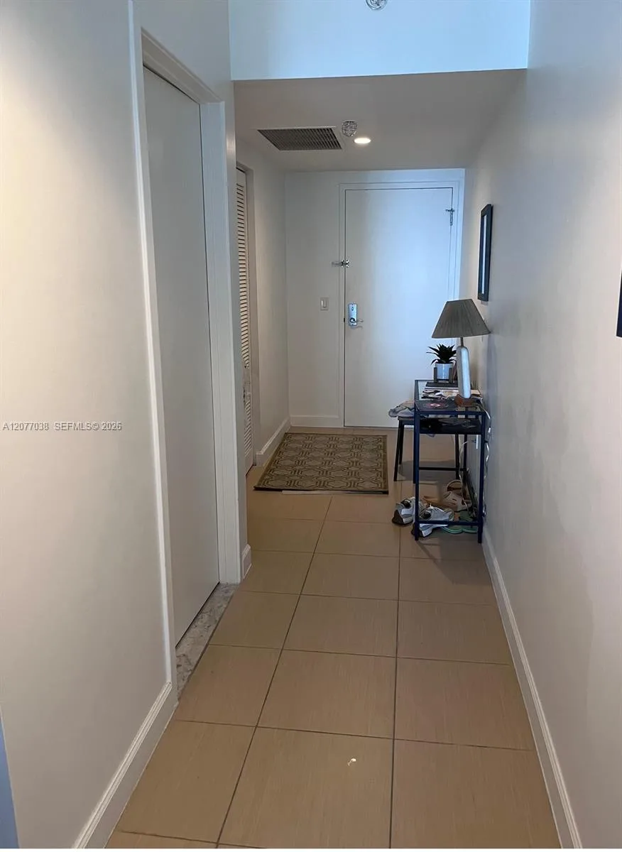 185 SW 7th St # 3702, Miami, FL 33130 photo 11