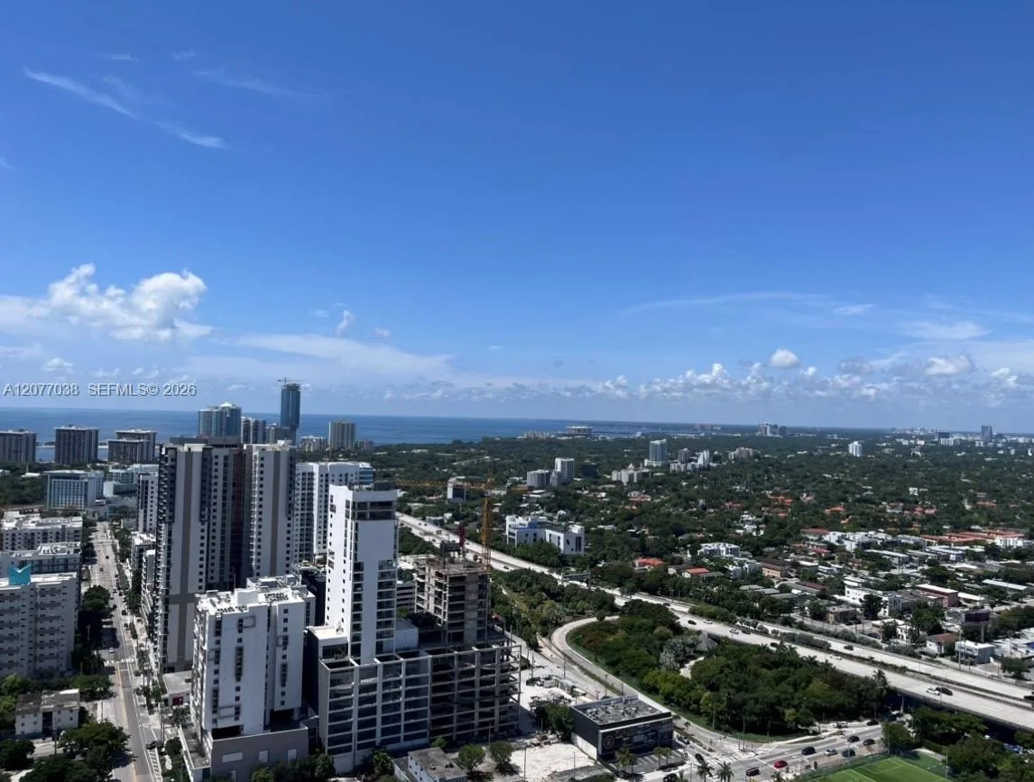 185 SW 7th St # 3702, Miami, FL 33130 photo 12
