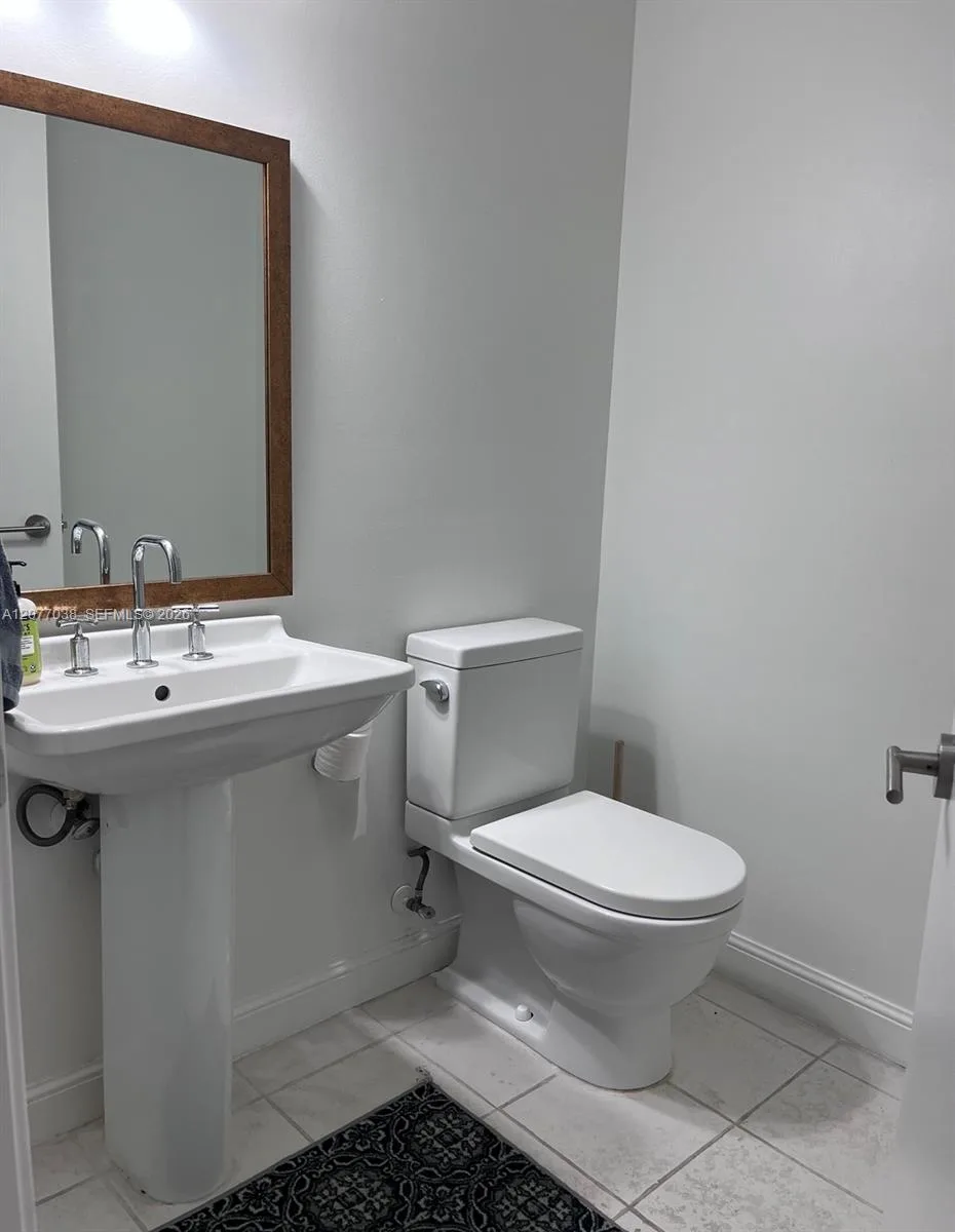 185 SW 7th St # 3702, Miami, FL 33130 photo 9