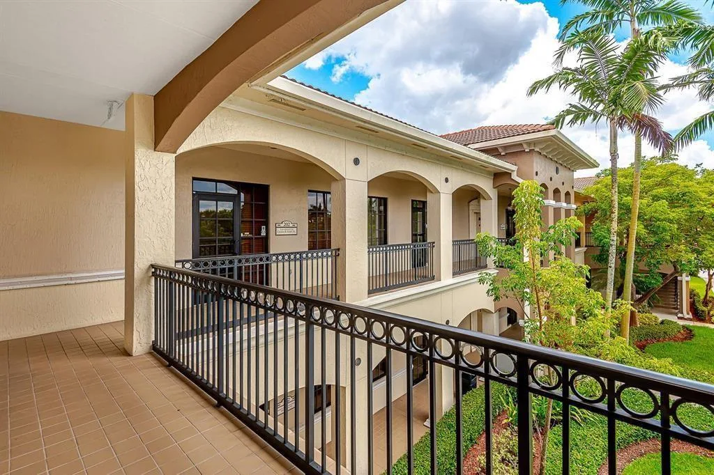 7301 Wiles Road # 203, Coral Springs, FL 33067