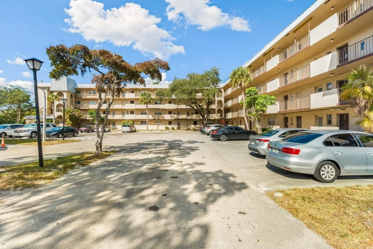 6301 N Falls Cir Drive # 307, Lauderhill, FL 33319