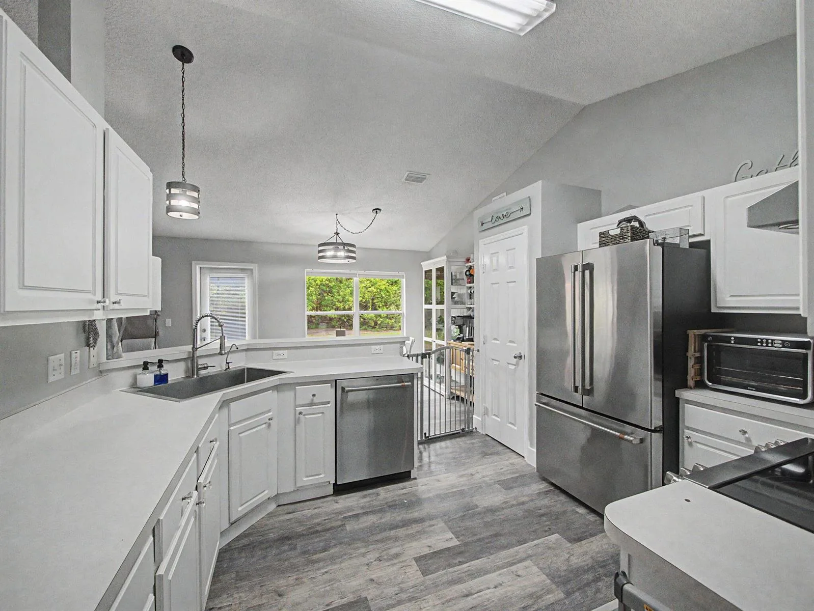 1550 SW Kosnar Avenue, Port St. Lucie, FL 34953 — zdjęcie 3
