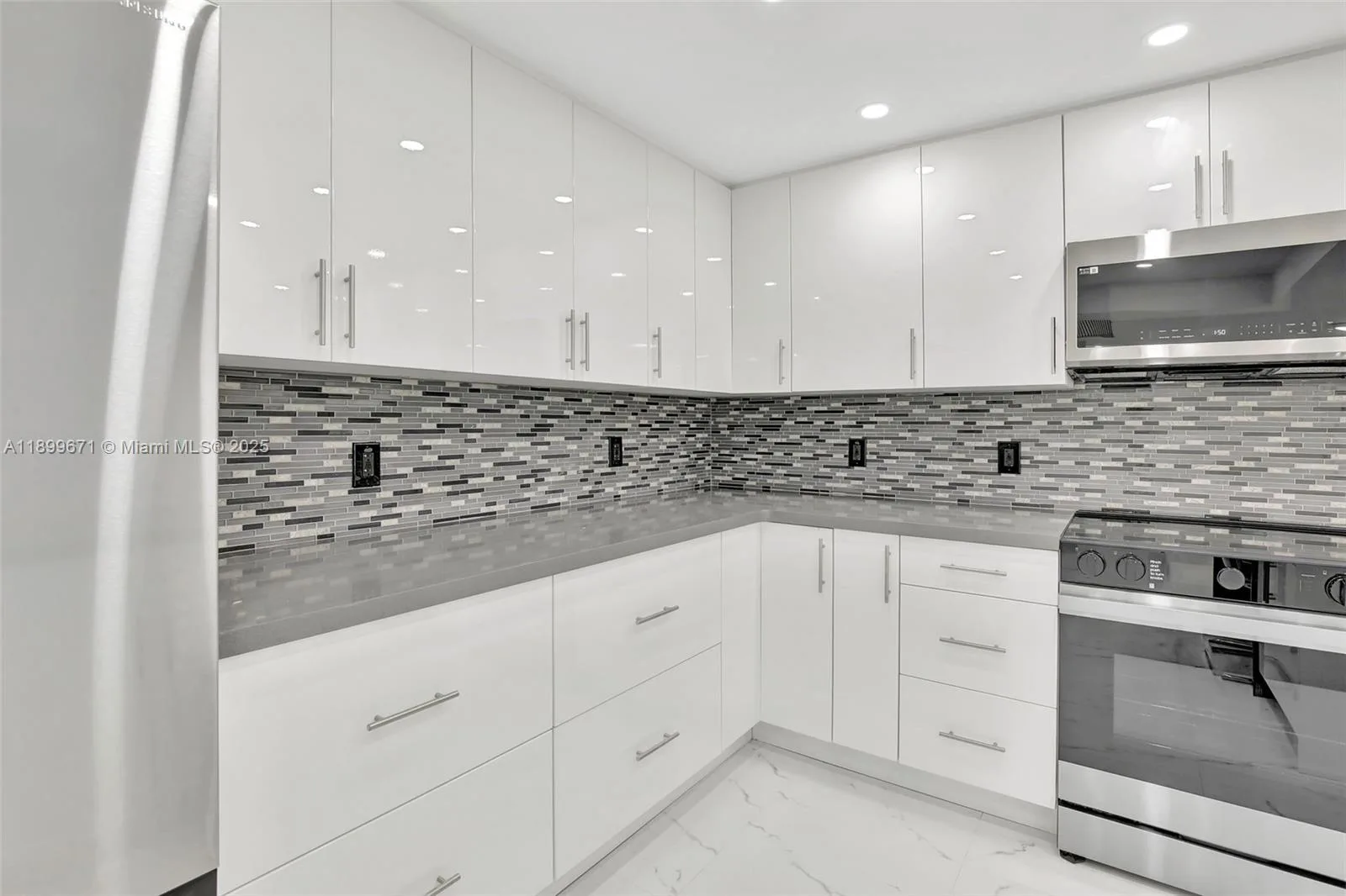 9801 Collins Ave # 15X, Bal Harbour, FL 33154 photo 11