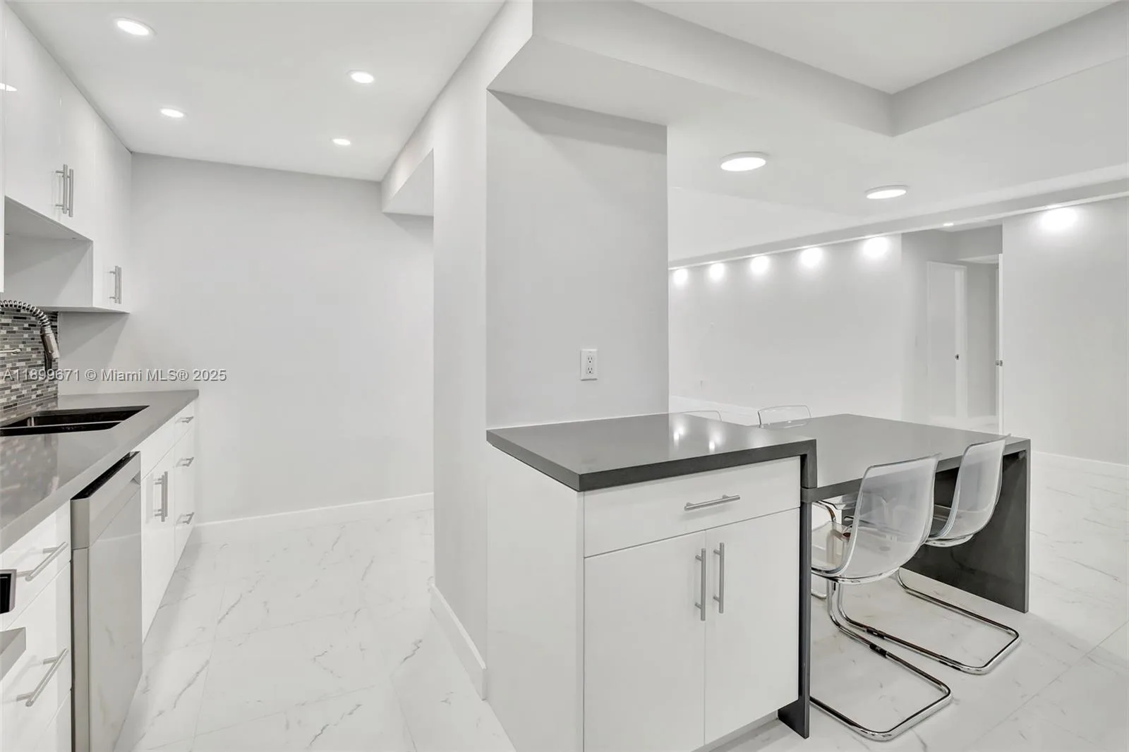 9801 Collins Ave # 15X, Bal Harbour, FL 33154 photo 12