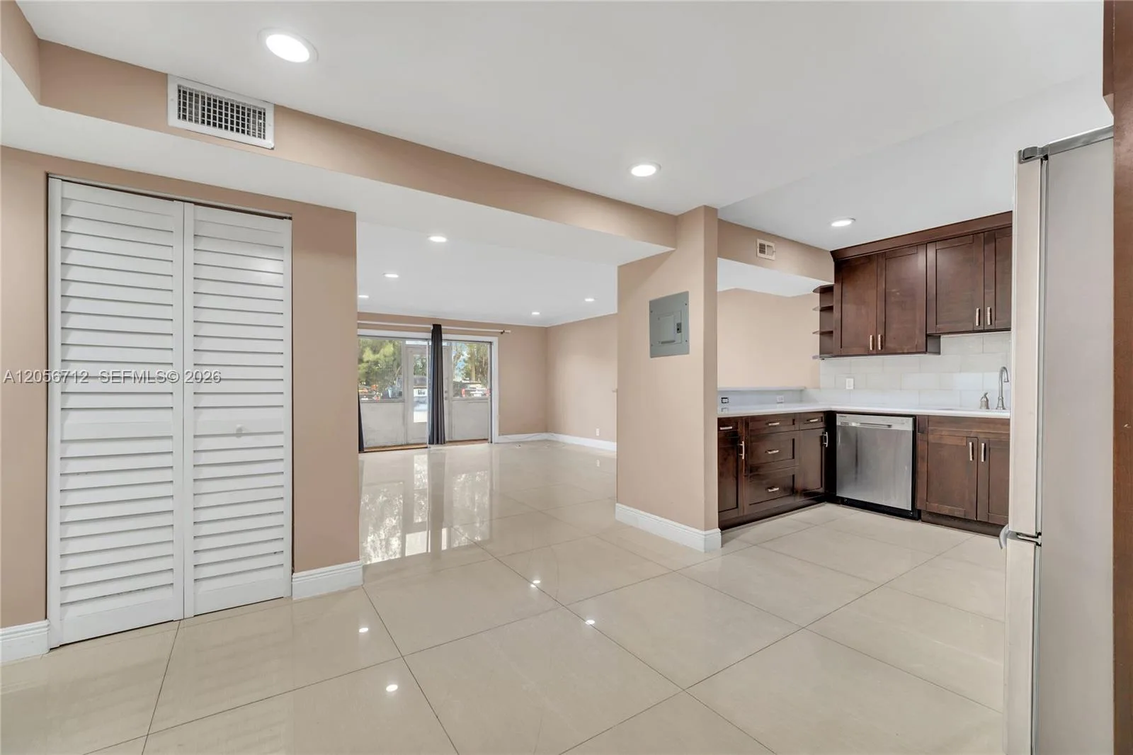 4848 NW 24th Ct # 118, Lauderdale Lakes, FL 33313 photo 2