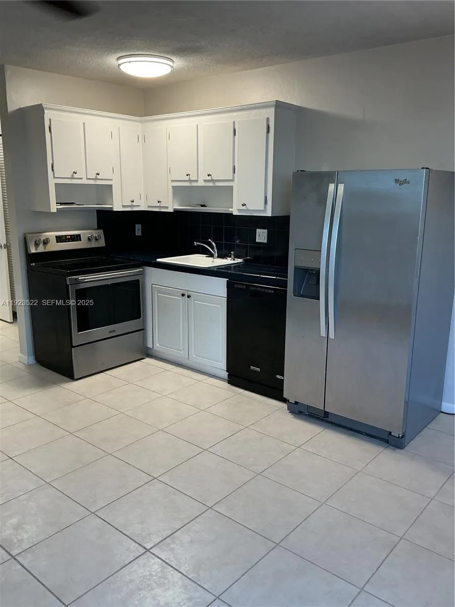 2716 NE 30th Pl # 103C, Fort Lauderdale, FL 33306 photo 2