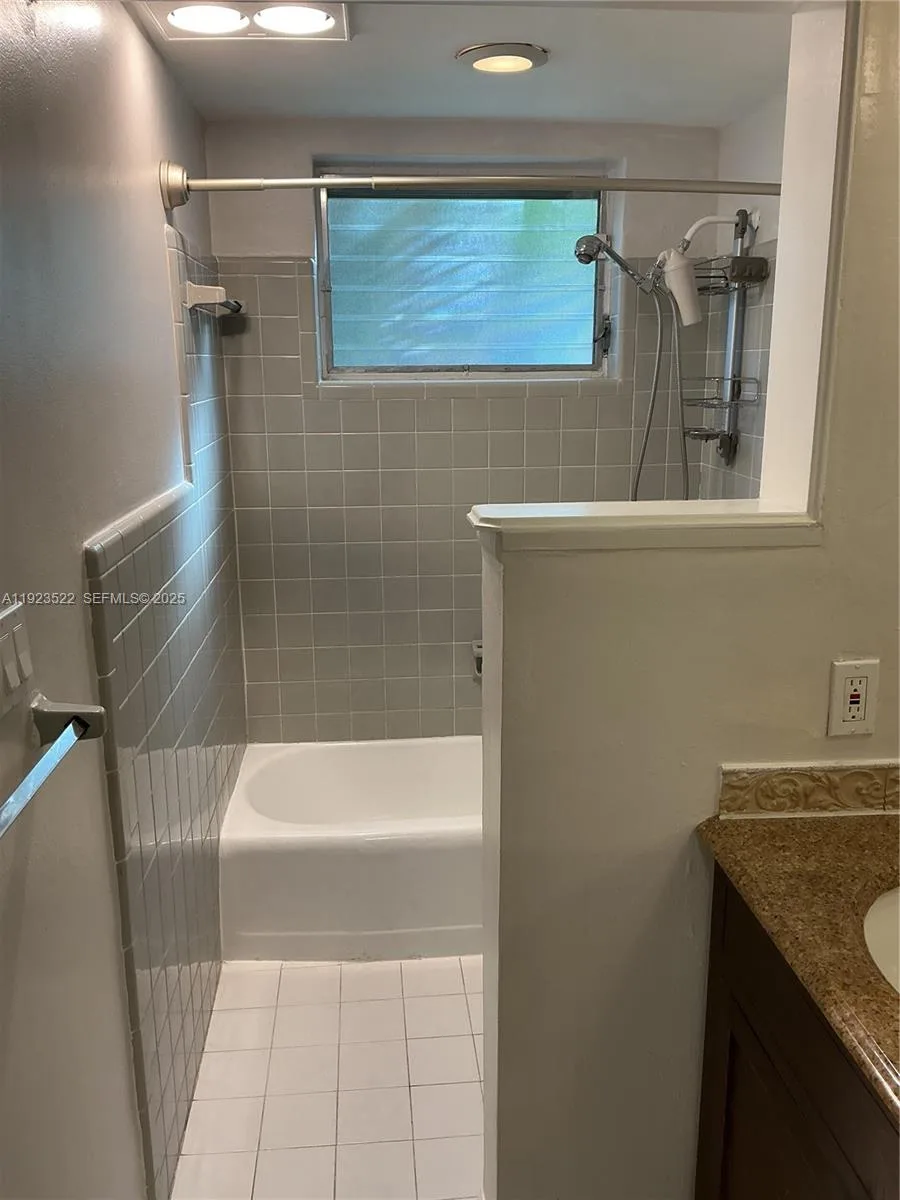 2716 NE 30th Pl # 103C, Fort Lauderdale, FL 33306 photo 4