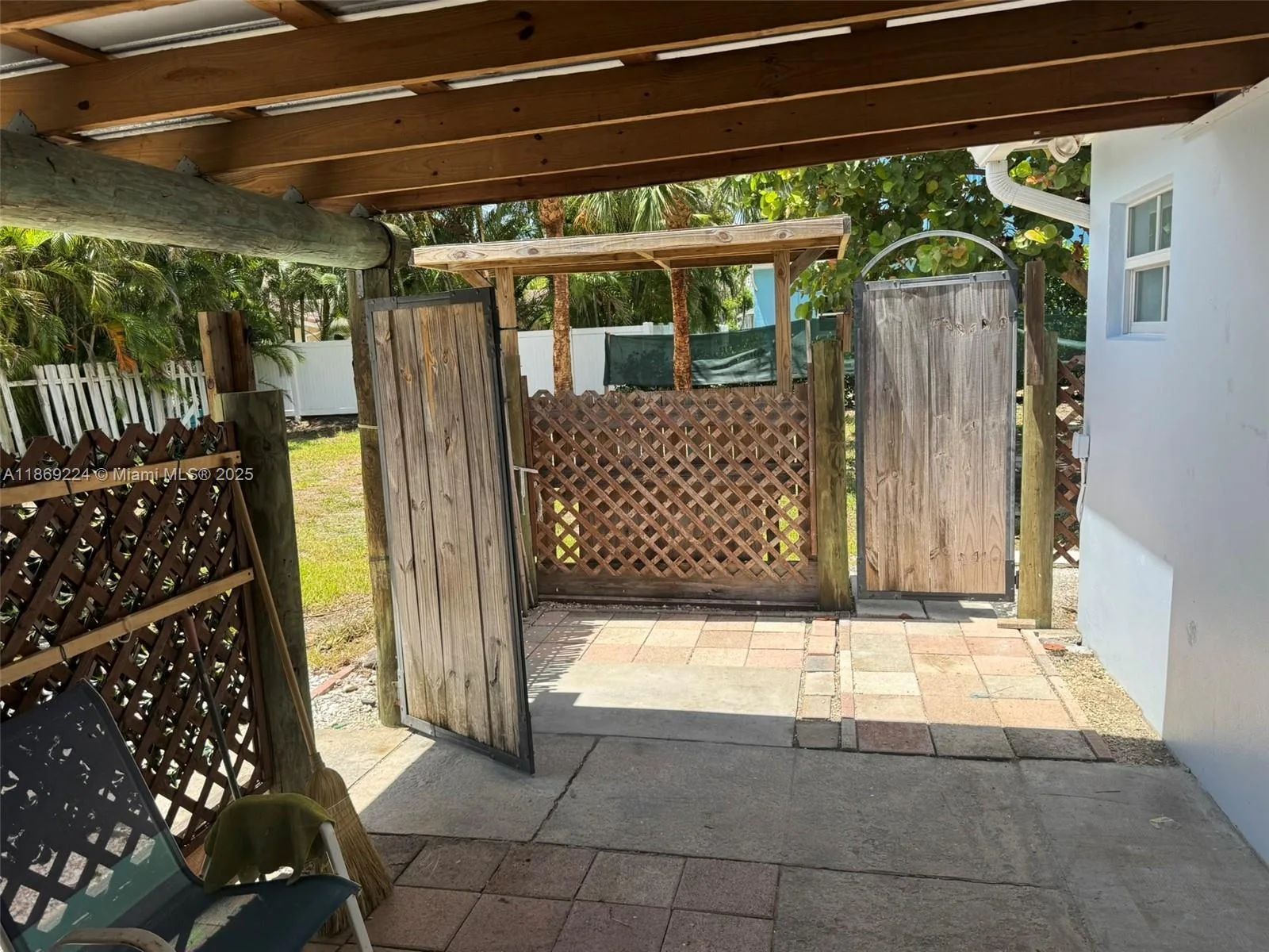 121 Linda Ln, Palm Beach Shores, FL 33404 photo 13
