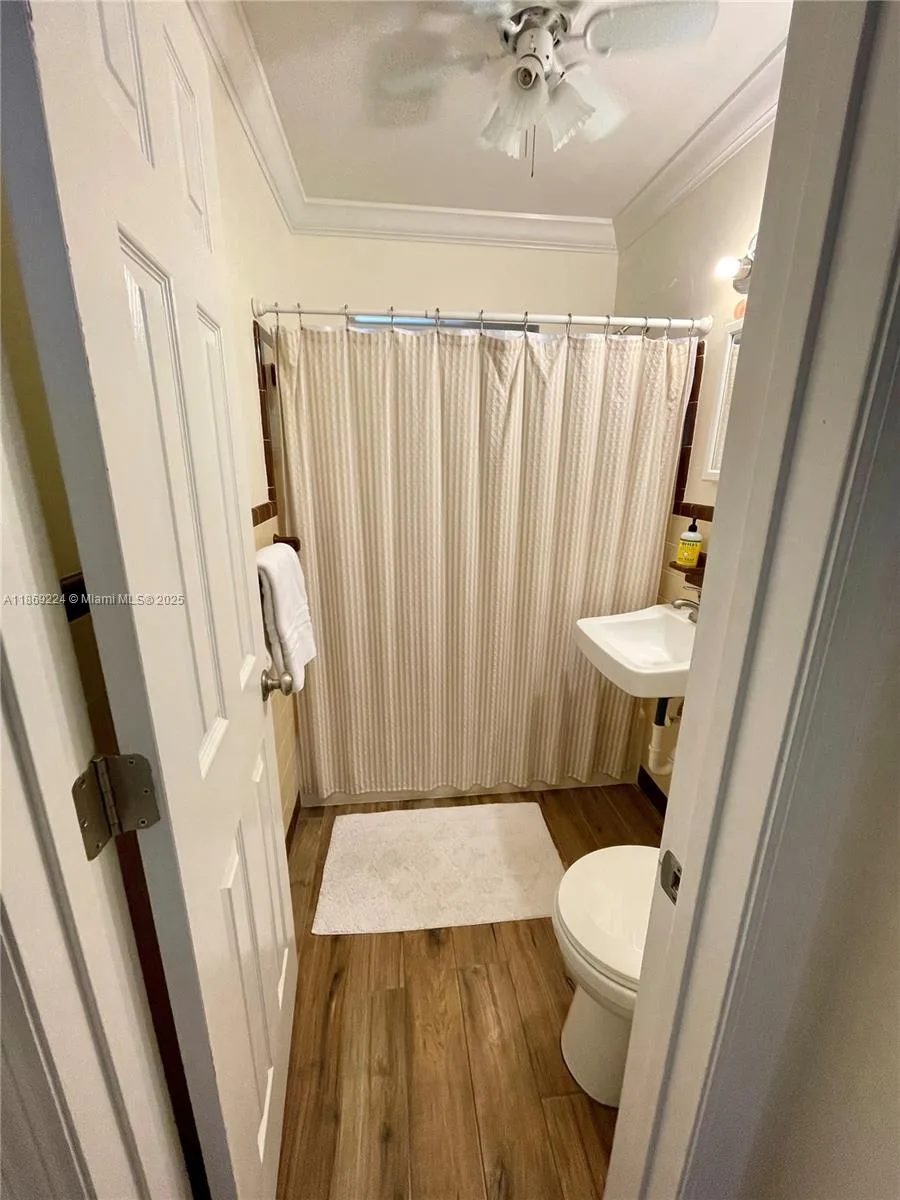 121 Linda Ln, Palm Beach Shores, FL 33404 photo 9