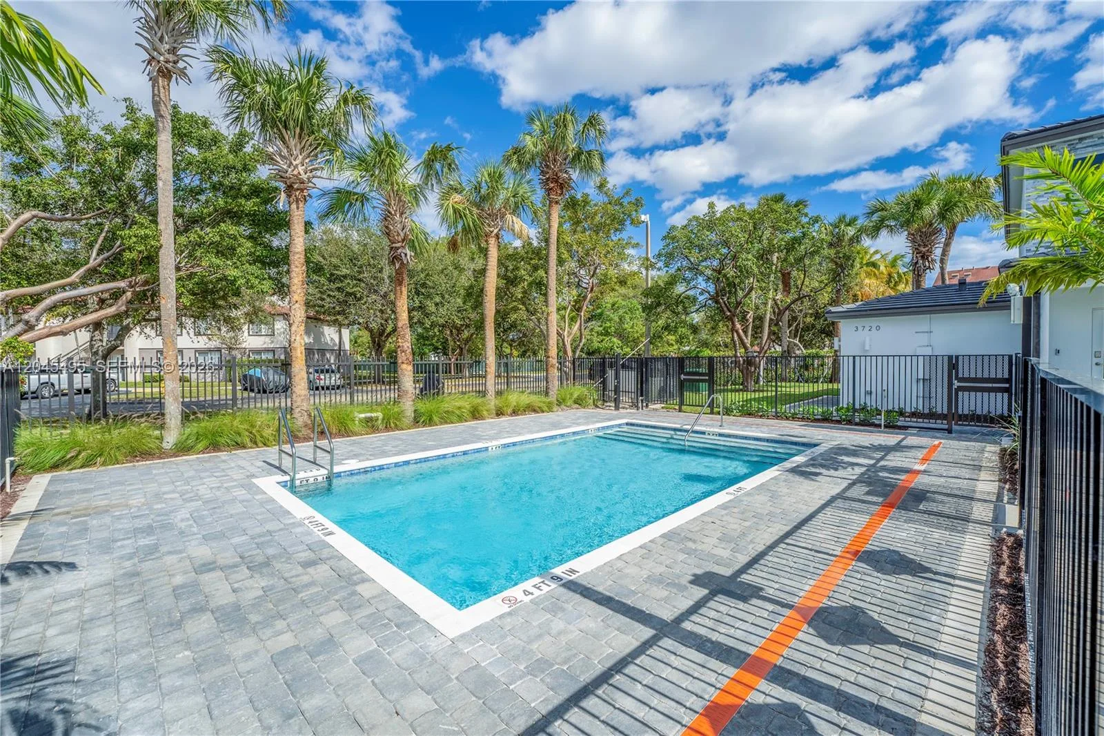 5125 SW 37th St, Pembroke Park, FL 33023