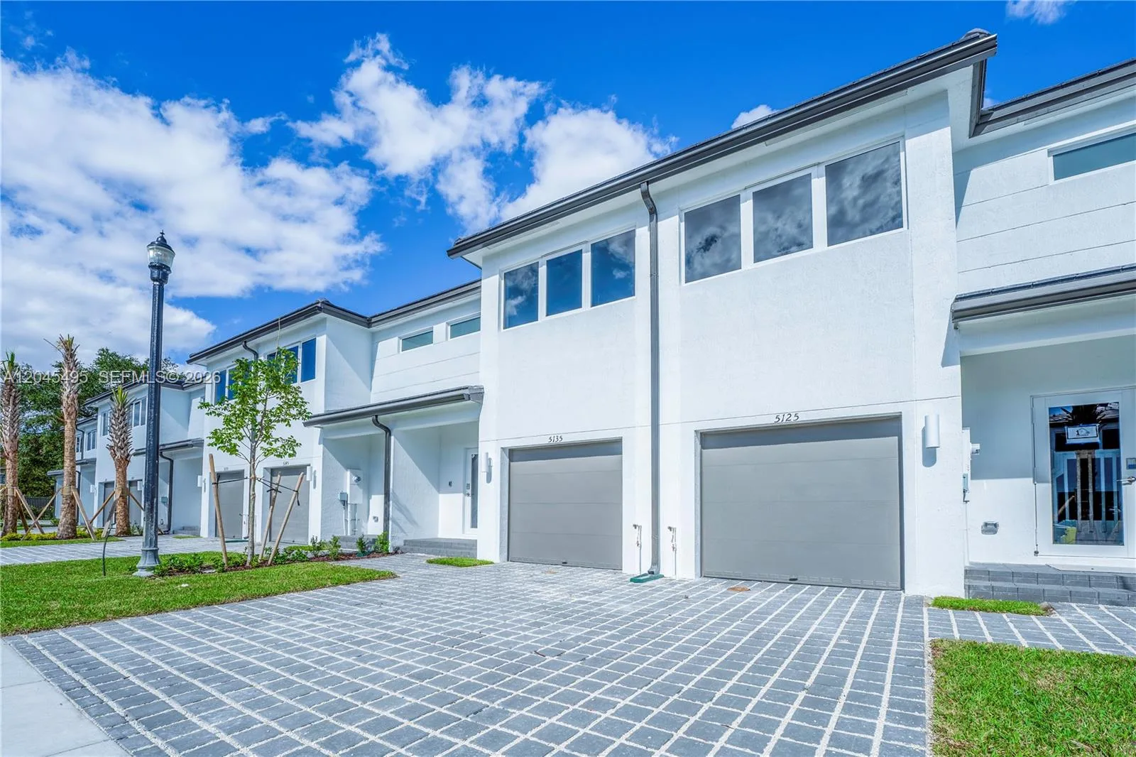5125 SW 37th St, Pembroke Park, FL 33023 photo 4