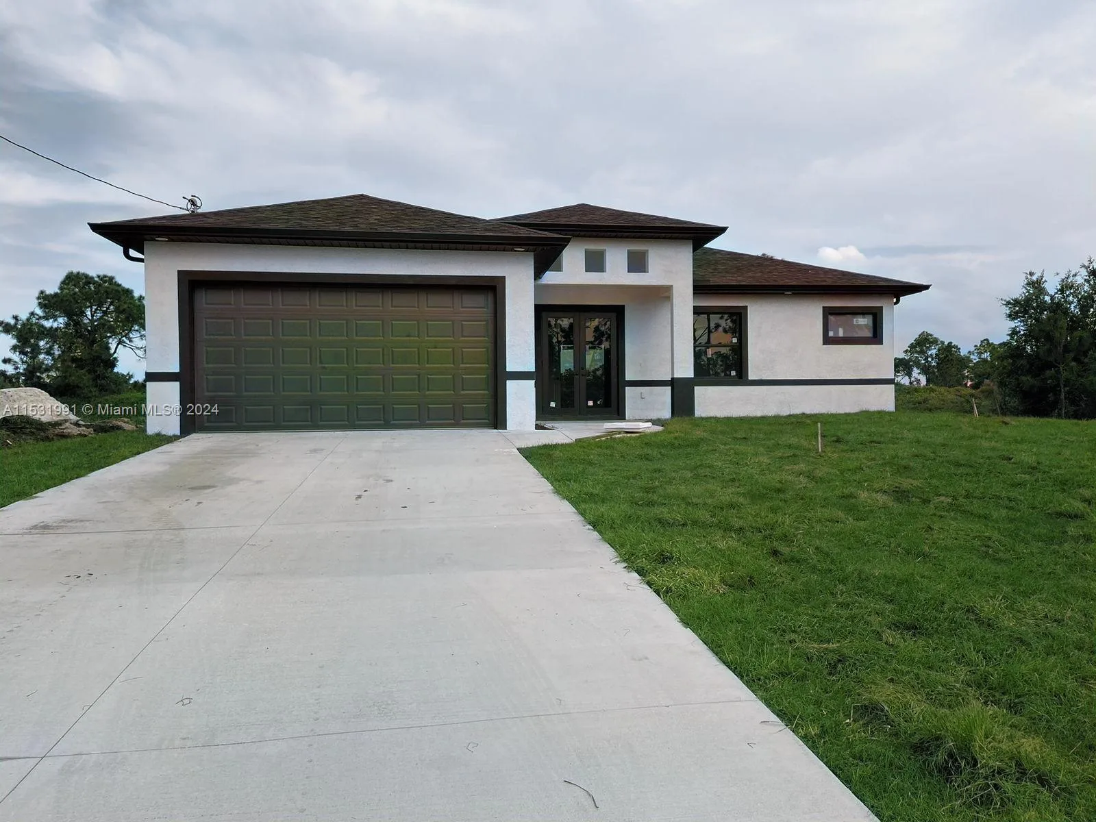 1054 Fayette Ave, Lehigh Acres, FL 33974