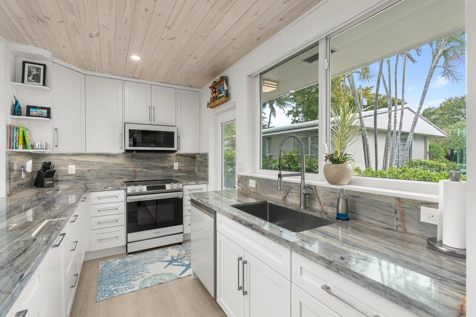 3211 SE 11th Street # 3e, Pompano Beach, FL 33062 photo 2