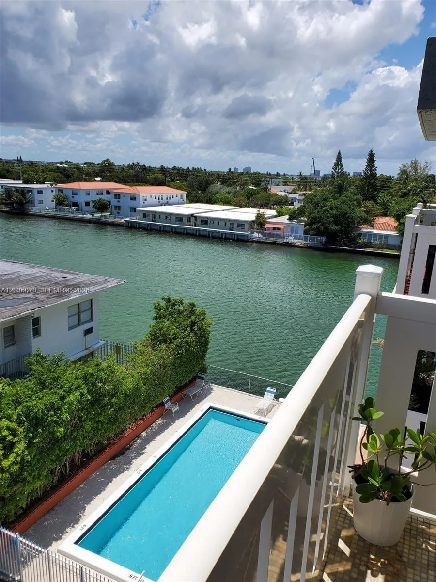 7900 Tatum Waterway Dr # 502, Miami Beach, FL 33141