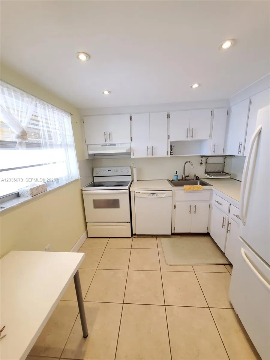 7900 Tatum Waterway Dr # 502, Miami Beach, FL 33141 photo 11