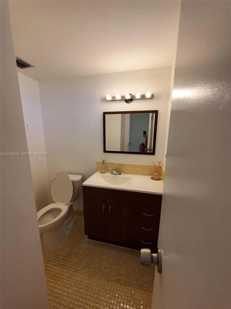7900 Tatum Waterway Dr # 502, Miami Beach, FL 33141 photo 9