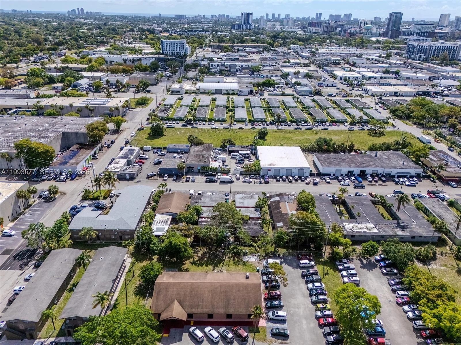 834 NW 10th Terr, Fort Lauderdale, FL 33311 photo 12