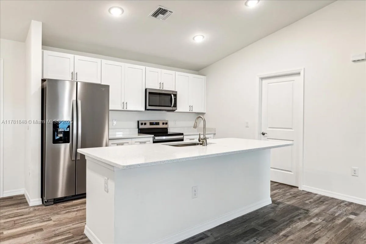 1140 NW 1st PL, Cape Coral, FL 33993 photo 4