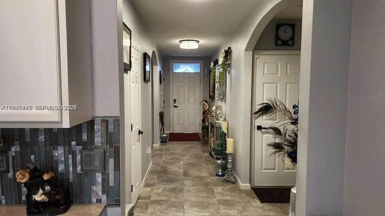 2271 SW Arlington Dr SW # 2271, Vero Beach, FL 32968 photo 2