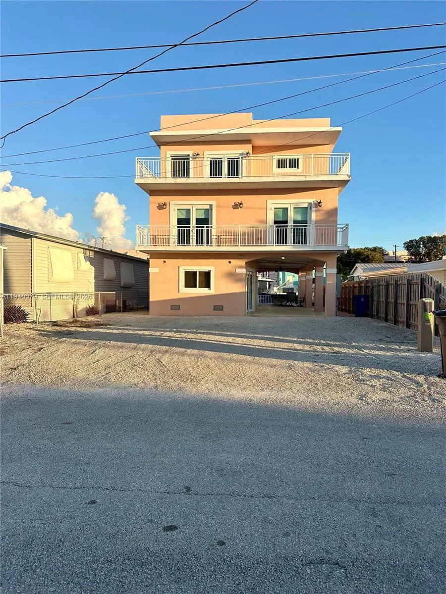 1516 Aqueduct Ln # 1, Key Largo, FL 33037