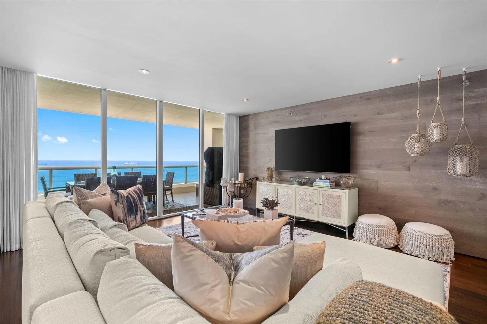 101 S FORT LAUDERDALE BEACH Boulevard # 2303, Fort Lauderdale, FL 33316