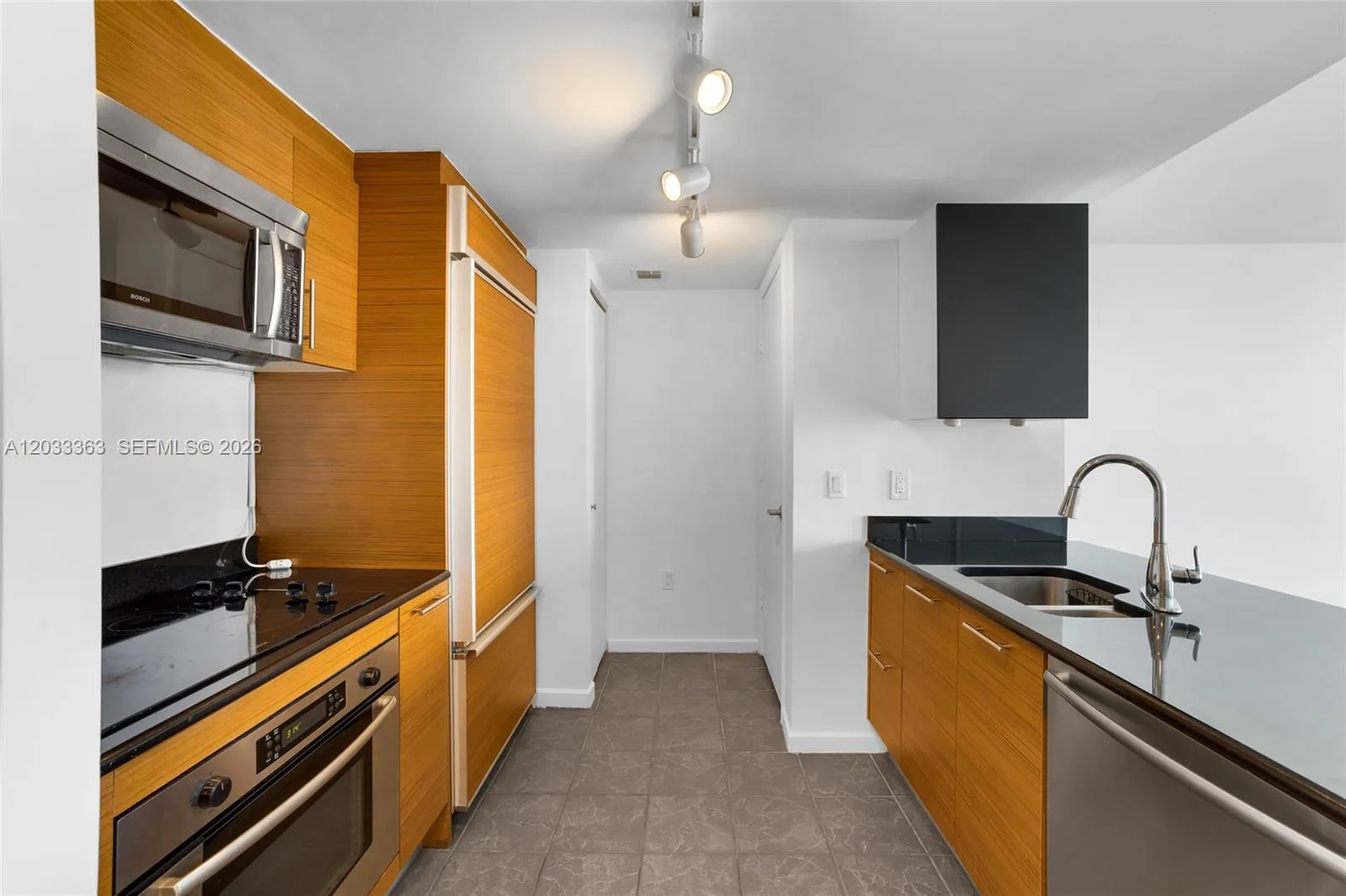 50 Biscayne Blvd # 4307, Miami, FL 33132 photo 10