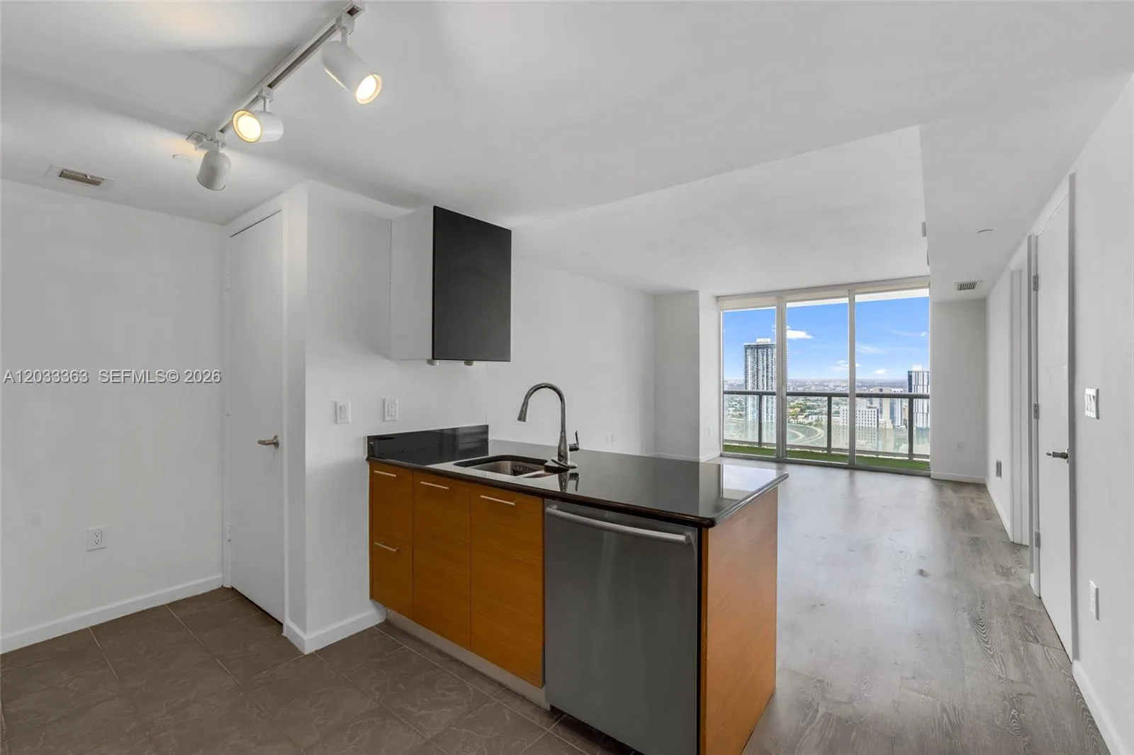 50 Biscayne Blvd # 4307, Miami, FL 33132 photo 9