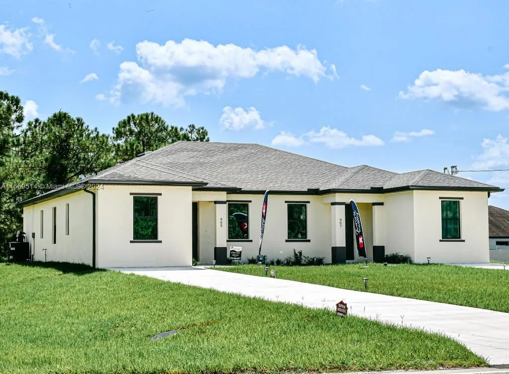 905/907 Homestead rd, Lehigh Acres, FL 33974