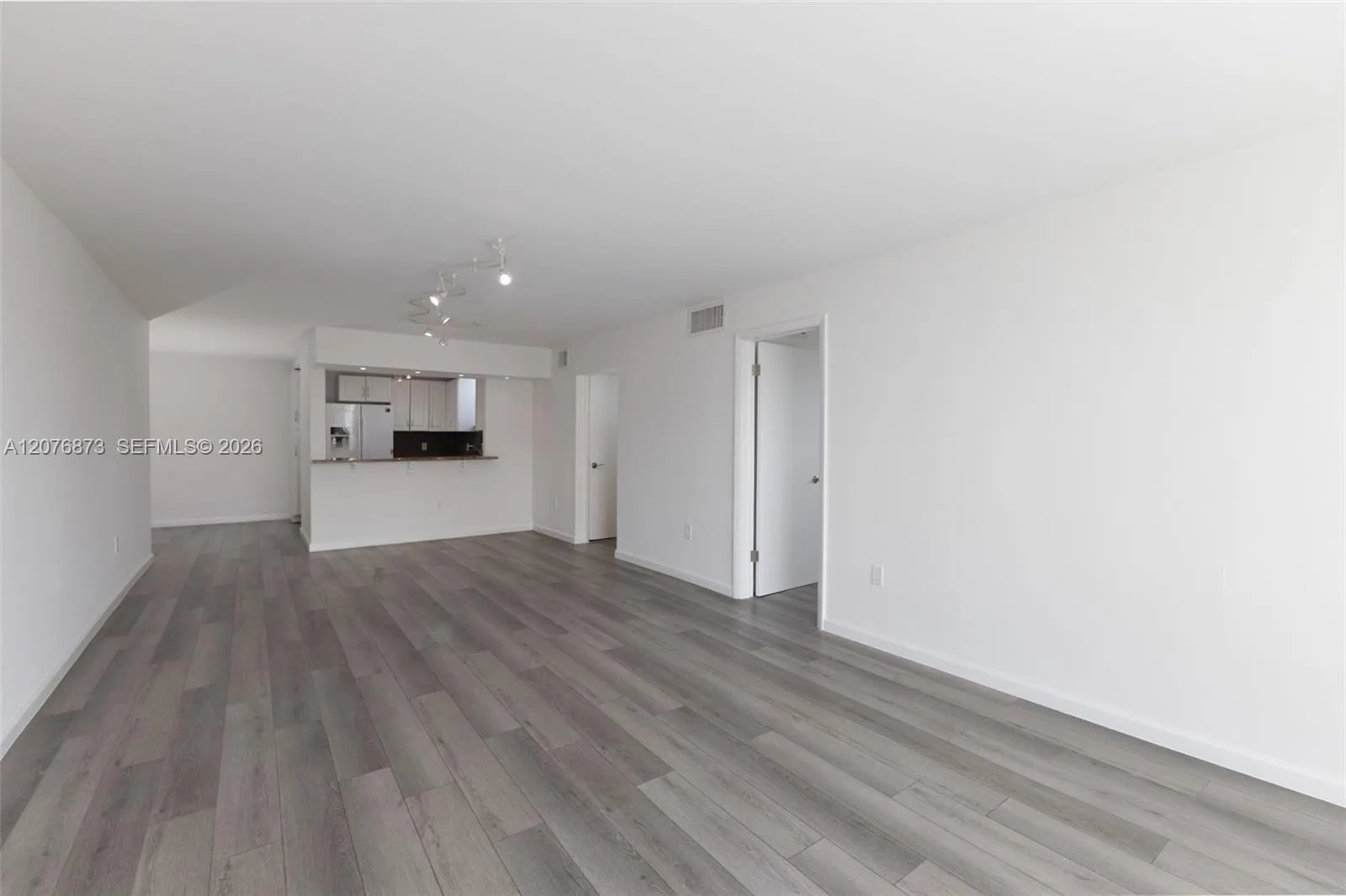 1045 10th St # 604, Miami Beach, FL 33139 photo 12