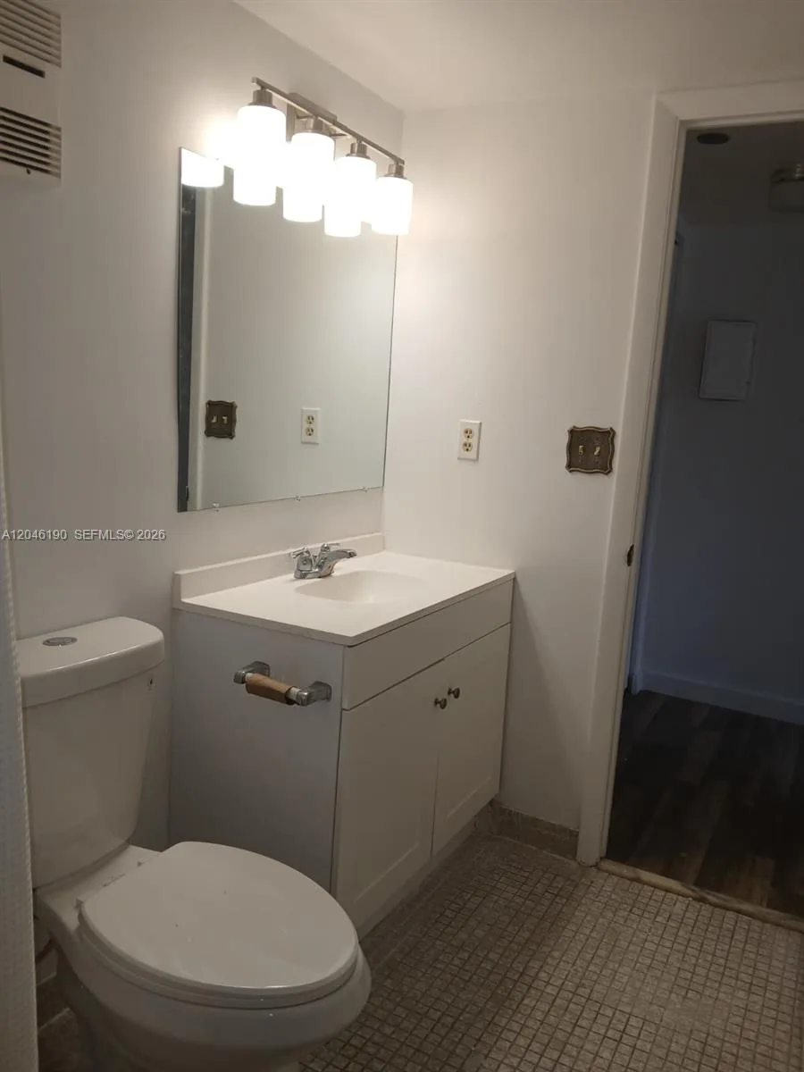 1300 Saint Charles Pl # 222, Pembroke Pines, FL 33026 photo 9
