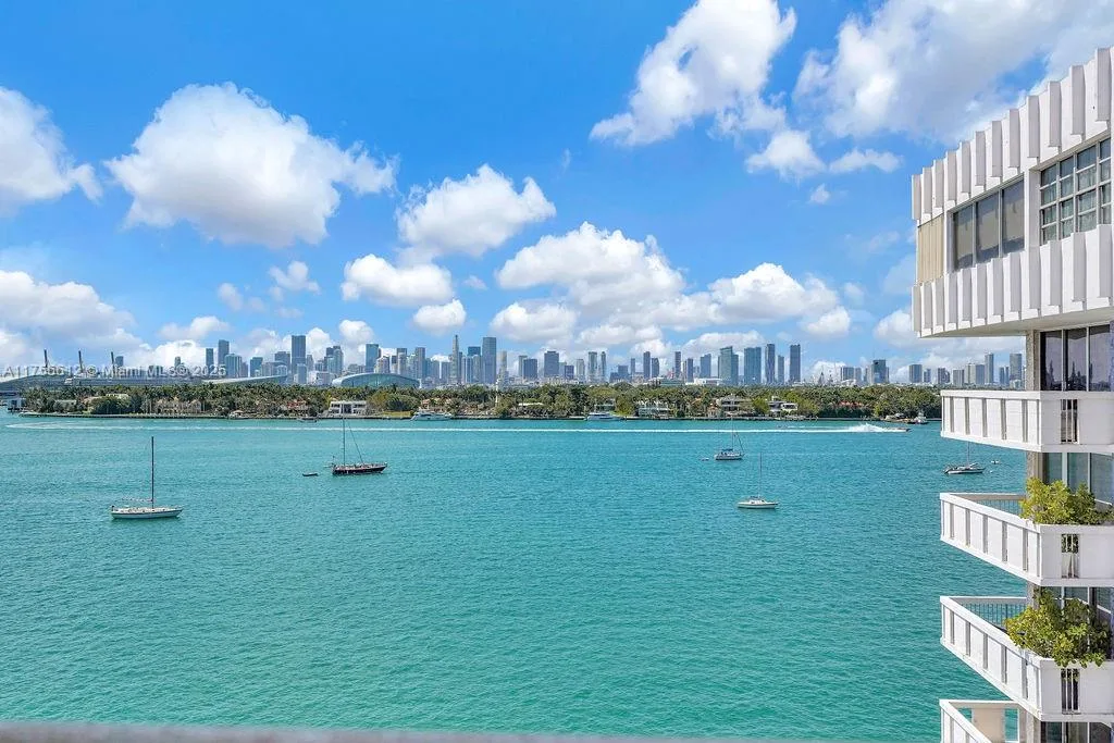800 West Ave # 931, Miami Beach, FL 33139