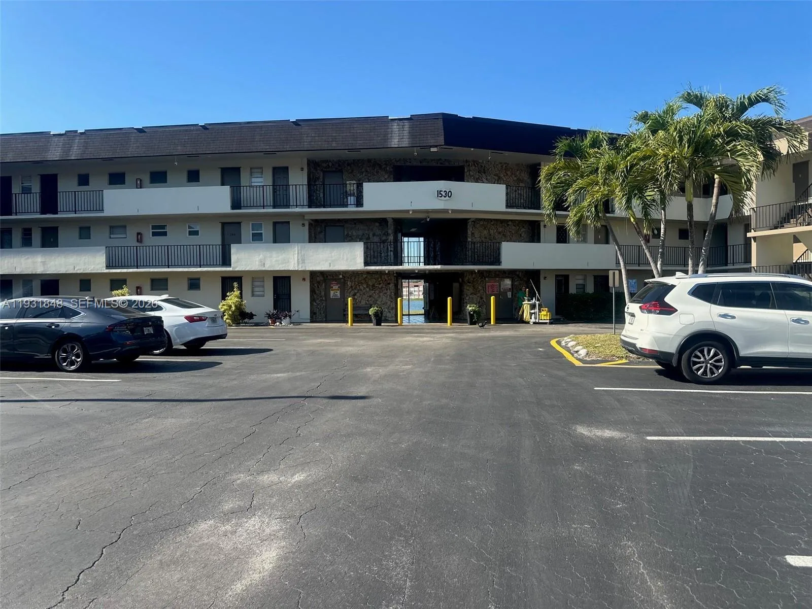 1530 NE 191st St # 205, Miami, FL 33179