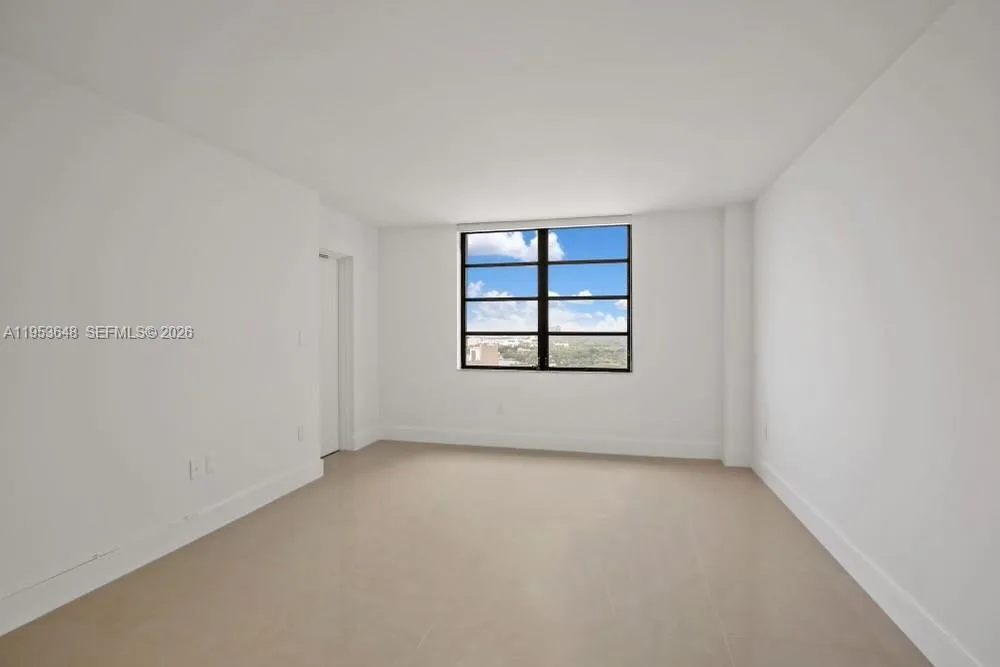 2333 Brickell Ave # 2710, Miami, FL 33129 photo 12