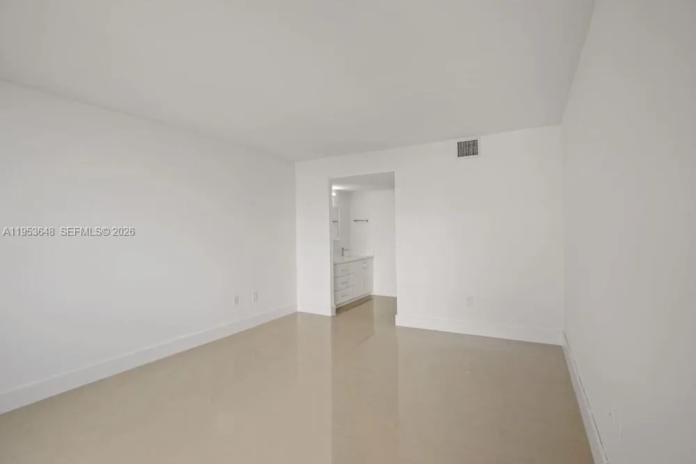 2333 Brickell Ave # 2710, Miami, FL 33129 photo 13
