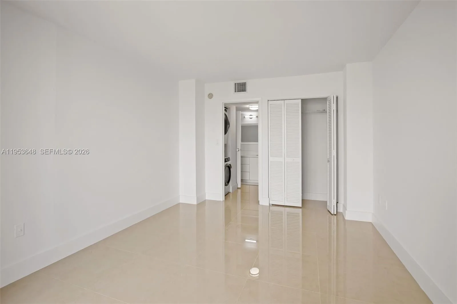 2333 Brickell Ave # 2710, Miami, FL 33129 photo 2