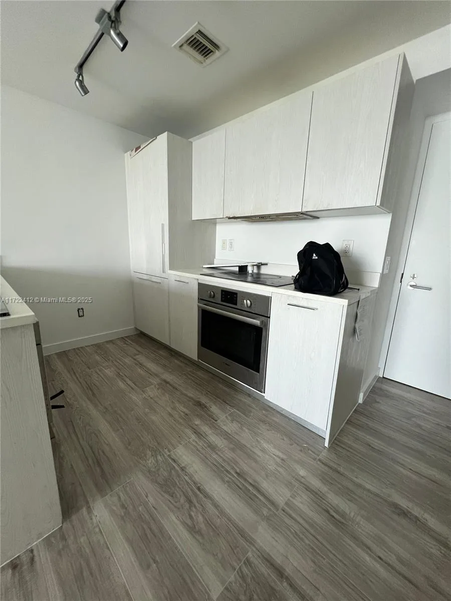 501 NE 31st St # 1402, Miami, FL 33137 photo 3