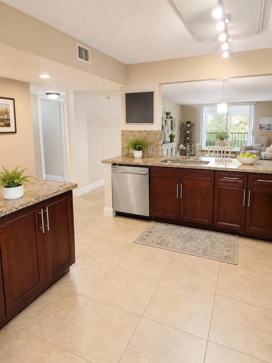 5574 Witney Drive # 206, Delray Beach, FL 33484