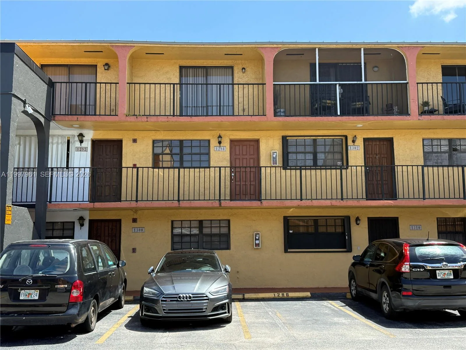 1298 W 51st Pl # D-29, Hialeah, FL 33012