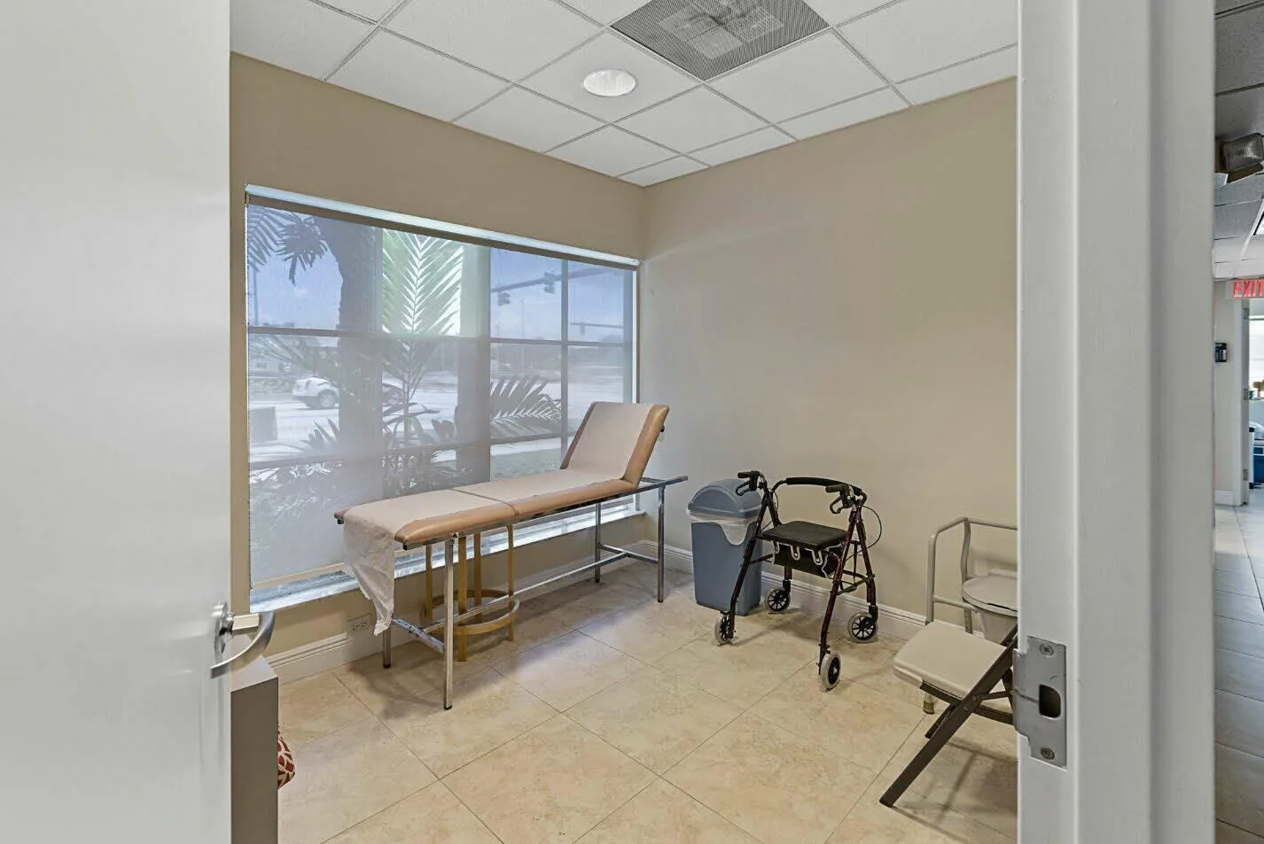 100 E COMMERCIAL Boulevard, Oakland Park, FL 33334 photo 3