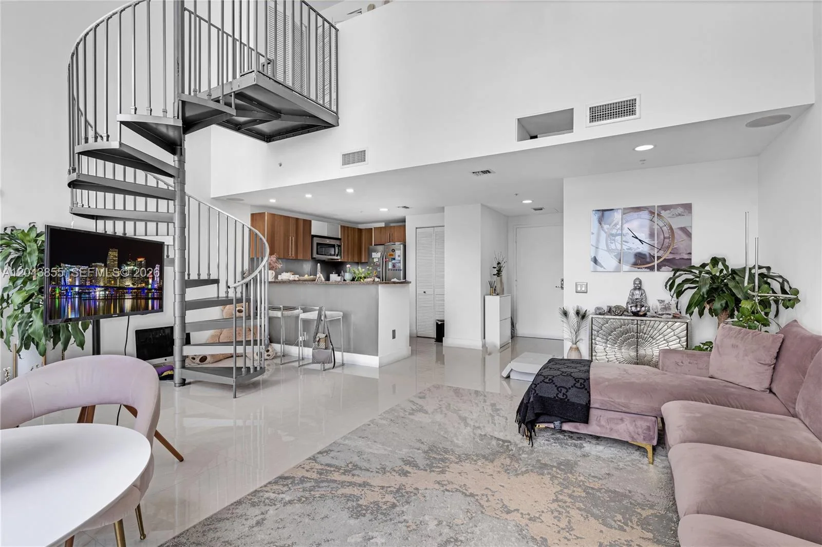 300 S Biscayne Blvd # L-612, Miami, FL 33131