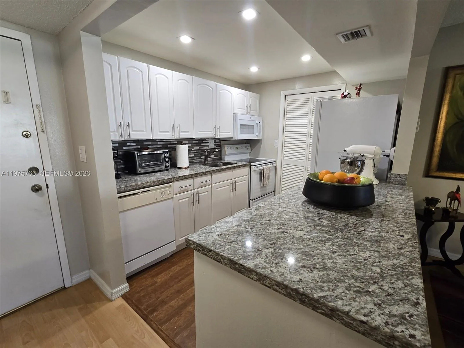 140 Lakeview Dr # 111, Weston, FL 33326 photo 11