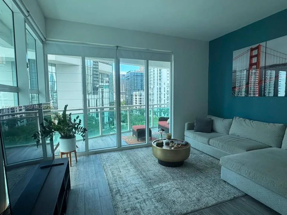951 Brickell Ave # 910, Miami, FL 33131