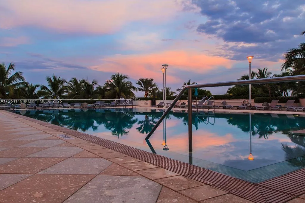 100 Lincoln Rd # 943, Miami Beach, FL 33139
